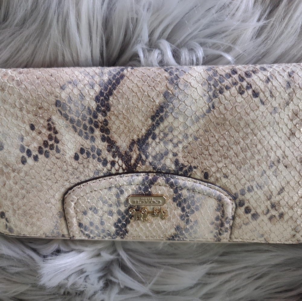 NWT Coach Metallic Cream/Gray Python Wallet - Picture 2 of 6